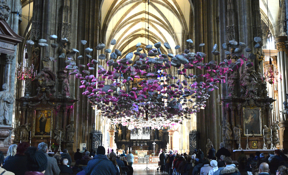 Fasteninstallation 'Sky of Stones' im Stephansdom / kathpress / mostögl