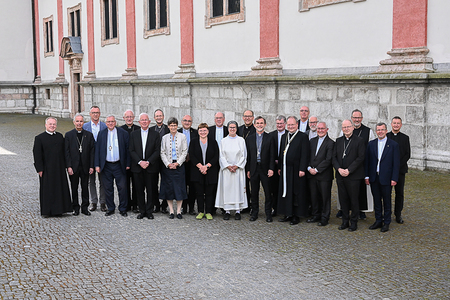 Mitglieder der Ö. Bischofskonferenz und Spitzen der Ö. Ordenskonferenz in Mariazell (8. Juni 2026)
