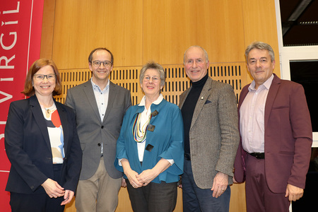 Im Bild: Kathrin Karloff, Andreas G. Weiß, Regina Petrik, Markus Schlagnitweit, Rainald Tippow