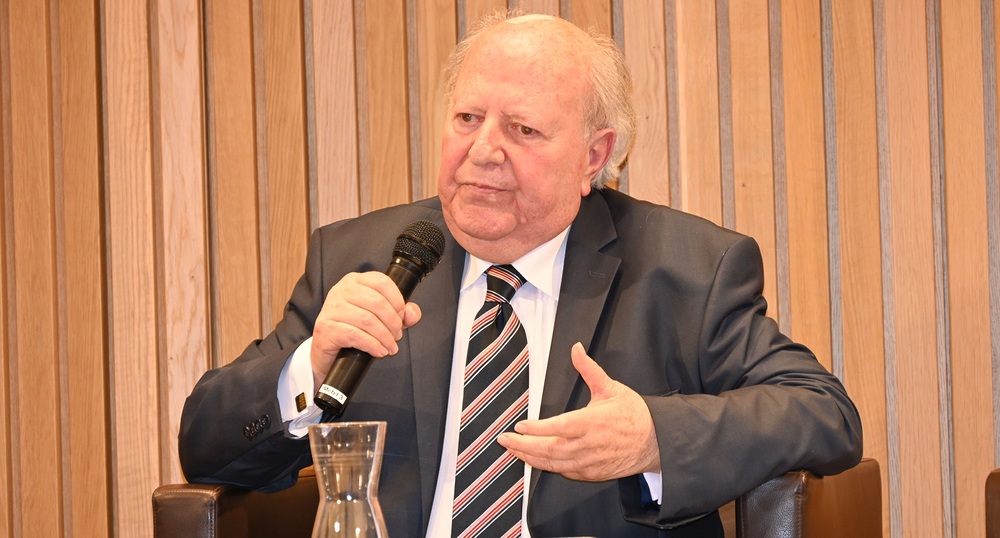 Prof. Grigorios Larentzakis / Josef Wallner Orthodoxer Theologe: Gemeinsamer Ostertermin längst überfällig