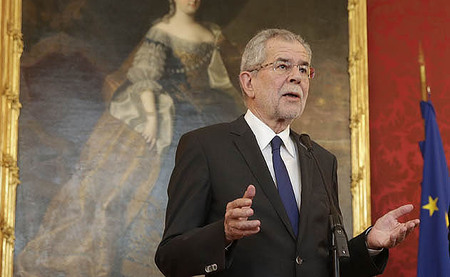 Van der Bellen kritisiert FPÖ-Angriffe auf Caritas