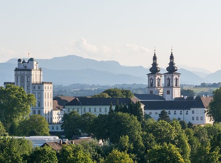 450 Firmlinge bei 'SpiriNight' im Stift Kremsmünster