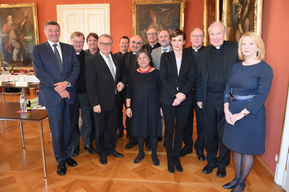Wien, 5.12.2018: Pamela Rendi-Wagner, Kardinal Christoph Schönborn sowie Mitglieder der SPÖ und der Österreichischen Bischofskonferenz