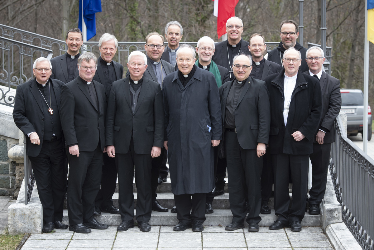 Bischöfe beraten bei Vollversammlung über Opferschutz