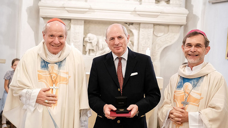 Michael Prüller (m.), Kardinal Schönborn (l.), Erzbischof Grünwidl (r.)
