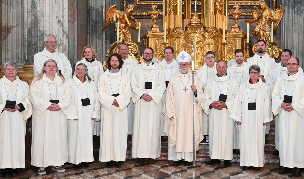 Erste Akolythinnen und Akolythen bei Beauftragung durch Bischof Marketz / Nedelja/Gotthardt