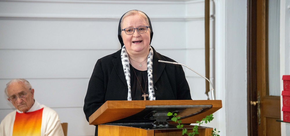 Generaloberin Sr. Angelika Garstenauer / RALPH FISCHBACHER WERBEFOTOGRAF.AT, RALPH FISCHBACHER WERBEFOTOGRAF. Franziskanerinnen von Vöcklabruck seit 175 Jahren 'unermüdlich für die Menschen da'