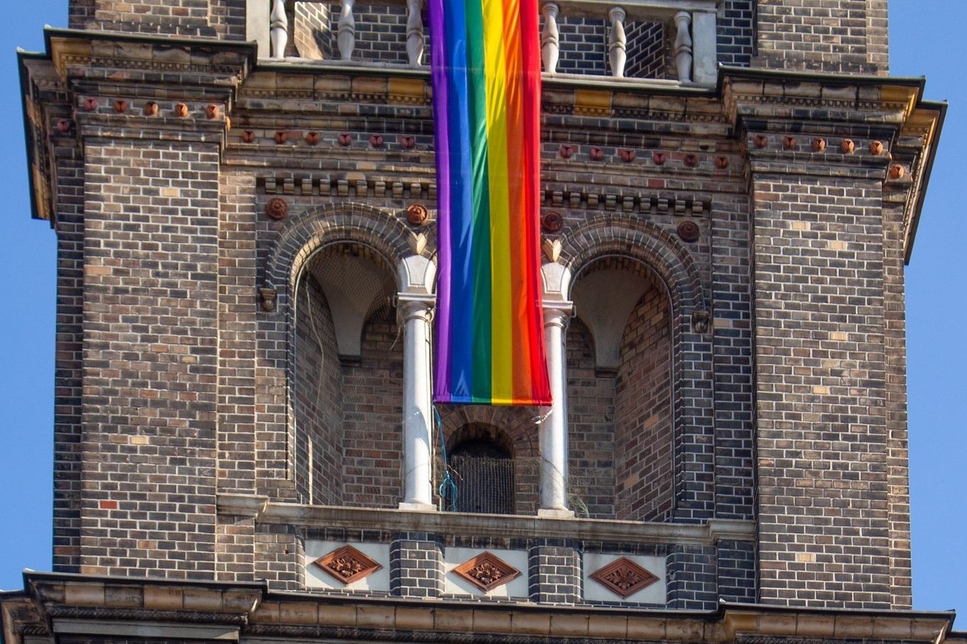 Regenbogen-Seelsorger Jansen: Entsetzen über Hate-Crime reicht nicht