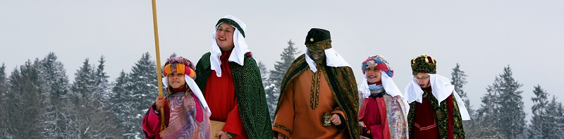 Sternsinger [ NUR FUER REDAKTIONELLE VERWENDUNG! NO MODEL-RELEASE! NUR POSITIVE TEXTE! (c) www.BilderBox.com, Erwin Wodicka, Siedlerzeile 3, A-4062 Thening, Tel. + 43 676 5103678.Verwendung nur gegen HONORAR, BELEG, URHEBERVERMERK nach AGBs auf bilde