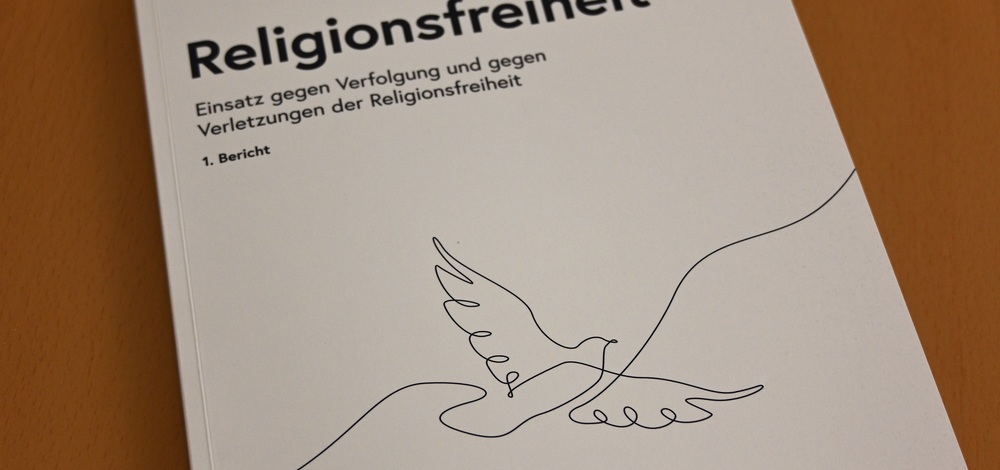 1. Bericht über Religionsfreiheit (herausgegeben vom Bundeskanzleramt) / Kathpress/Paul Wuthe 1. Bericht über Religionsfreiheit (herausgegeben vom Bundeskanzleramt)