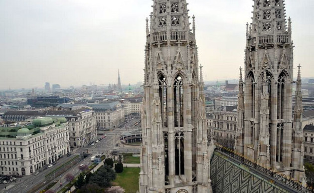 Wien von der Votivkirche aus / Erzdiözese Wien / Kronthaler