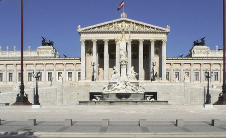 Parlament / Peter Korrak