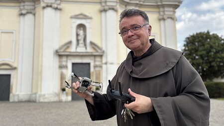 P. Thomas Lackner vor der Basilika Frauenkirchen
