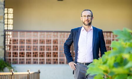 Prof. Roland Bernhard