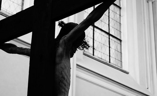 Kruzifix in einer Kirche / pixabay / gemeinfrei