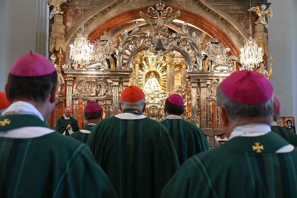 Messe vor dem Gnadenaltar in Mariazell - Vollversammlung der Österreichischen Bischofskonferenz in Mariazell (19.-21.6.2023)