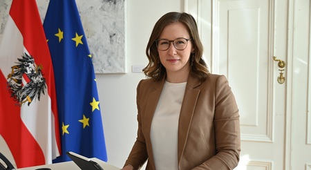 Bundesministerin Claudia Bauer