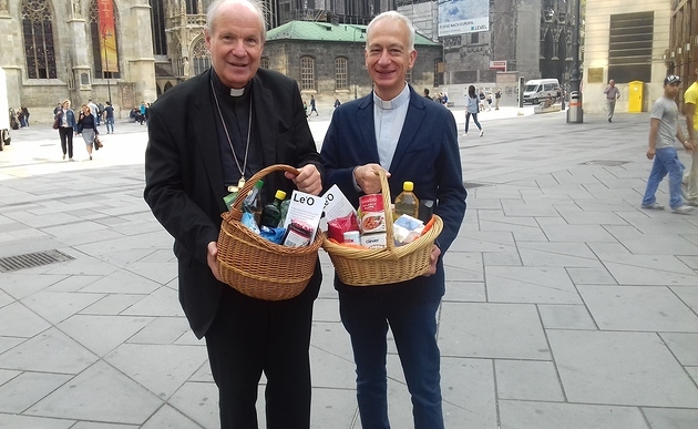Kardinal Schönborn und Caritas-Präsident Landau bitten um Lebensmittelspenden / kathpress / Pernsteiner