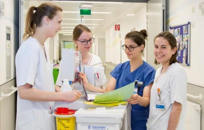 Pflegeberufe / Barmherzige Schwestern Krankenhaus Wien Pflegeberufe