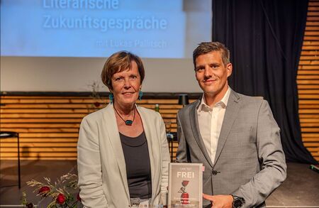 Dekanin Andrea Lehner-Hartmann, Lukas Pallitsch