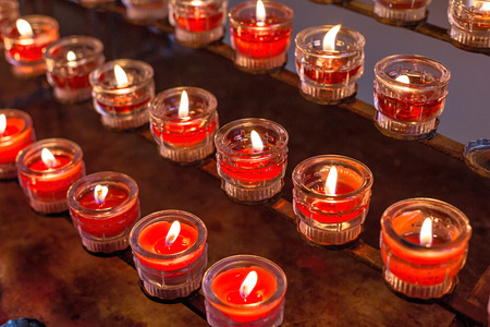 Viele Grablichter, Symbolfoto f?r Religion, Trauer, Erinnerung