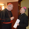 Bilungskongregation: Kardinal Schönborn mit Erzbischof Angelo Vincenzo Zani
