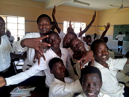 Save the Savable, existence help for 3 schools in Mayo and Wad-Ramily, Archdiocese of Khartoum (additionnal): Children at class of a Save the Saveable School in diocese of Khartoum, South SudanSUDAN / NATIONAL 13/00313Used as Illustration for the I
