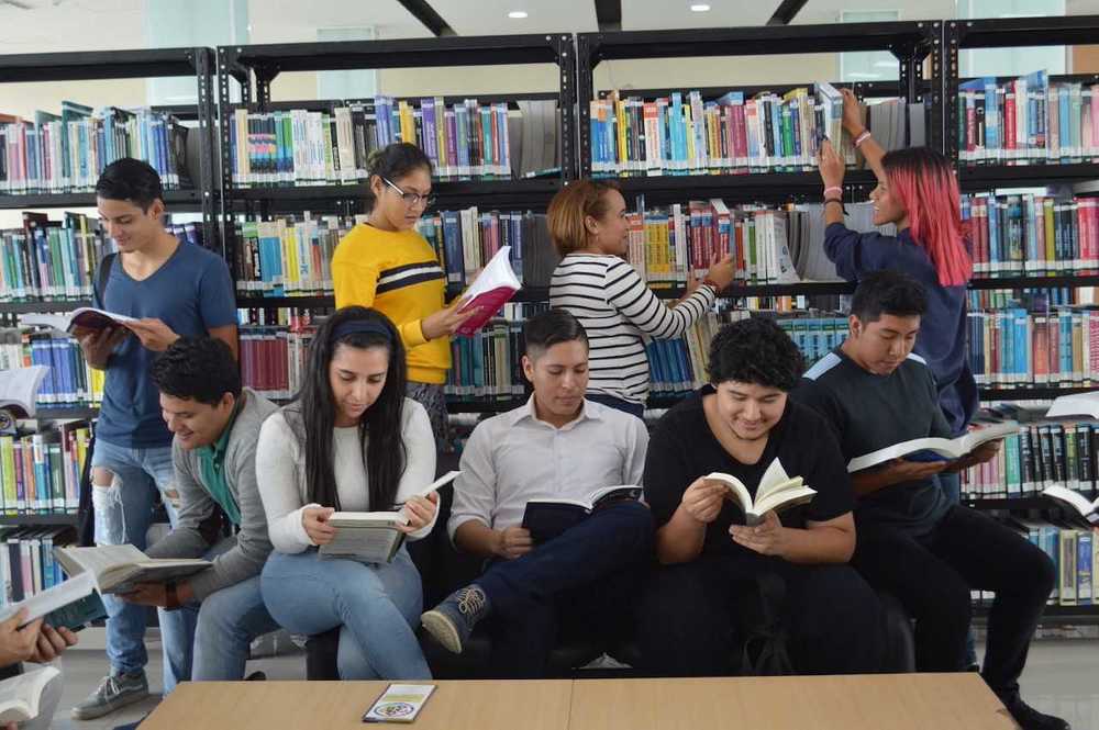 Studierende der Salesianeruniversität UPS in Ecuador / Jugend Eine Welt