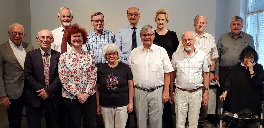 vlnr: hinten: Wolfgang Schreiner, Hans Kouba, Wolfgang Kautek, Susanne Just, Theo Quendler, Helmut Schüller (Geistlicher Assistent) / vorne: Ignaz Knöbl, Franz Vock, Ille C. Gebeshuber (Vorsitzende), Ursula Baatz, Viktor Bauer, Raimund Badelt, Ruth P / Katholischer Akademiker:innenverband Wien Katholischer Akademiker:innenverband Wien wählte neuen Vorstand