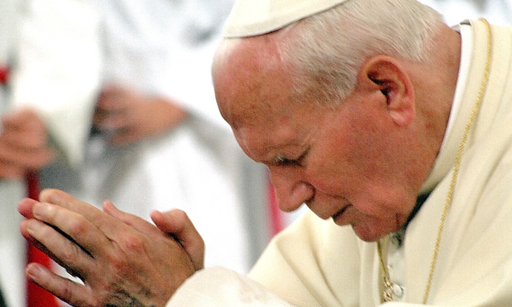 Papst betet / Franz Josef Rupprecht Papst Johannes Paul II. betetSalzburg, 19.6.98? Franz Josef Rupprecht; A-7123 M?nchhof; Bank: Raiffeisenkasse M?nchhof (BLZ: 33054), Kto.-Nr.: 17608