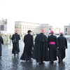Die österreichischen Bischöfe am Petersplatz