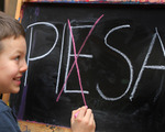 Symbolbild zur Pisa-Studie [ (c) www.BilderBox.com,Erwin Wodicka,Siedlerzeile 3,A4062 Thening,Tel.+43 676 5103 678. Verwendung nur gegen HONORAR, BELEG, URHEBERVERMERK und den AGBs auf bilderbox.com ] (in an im aus als and und beim mit einen einer ei