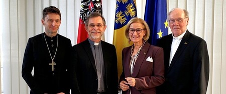 v.l.: Superintendent Simmer, designierter Erzbischof Grünwidl, Landeshauptfrau Mikl-Leitner, Bischof Schwarz