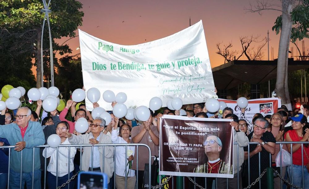 Gläubige in Peru feiern Papst Leo XIV. / Diözese Chiclayo Wegbegleiter: Peru war Prevosts Vorbereitung für das Papstamt