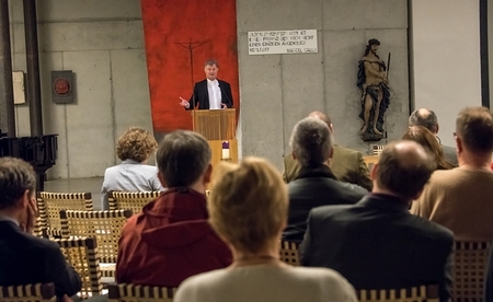 Kirchenräume weit denken in der Pfarrzentrum Linz Marcel Callo/AuwiesenBild: Bischof Manfred ScheuerFoto: Jack Haijes