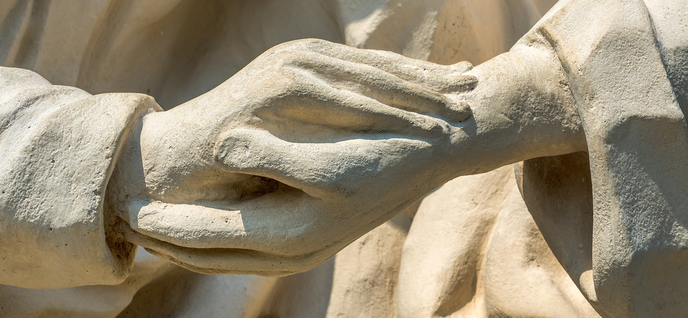 Österreich, Niederösterreich, Retz. / Erwin Wodicka - wodicka@aon.at Österreich, Niederösterreich, Retz, Kalvarienberg, Statue mit Händen