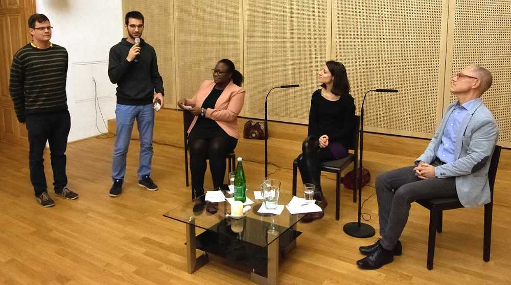 Diskussionsforum 'Theologie im Gespräch' am 18. November 2019 im Wiener Priesterseminar u.a. mit der Theologin Irene Klissenbauer (2. v.r.) und dem Theologen Martin Stowasser (1. v.r.) / Kathpress / Lydia Steininger