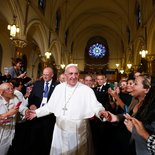 Papst Franziskus besucht die Kirche St. Patrick am 24. September 2015 in Washington. Bild: Papst Franziskus bei seiner Ankunft.