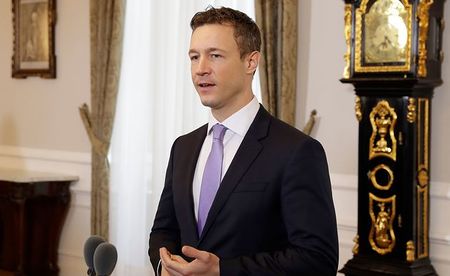 Bundesminister Gernot Bl?mel beim Pressestatement vor dem Ministerrat am 24. J?nner 2018.