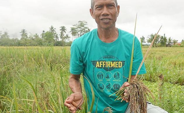 Philippinischer Biobauer Diego de la Cruz von der NGO 'Agro Eco' / Dreikönigsaktion