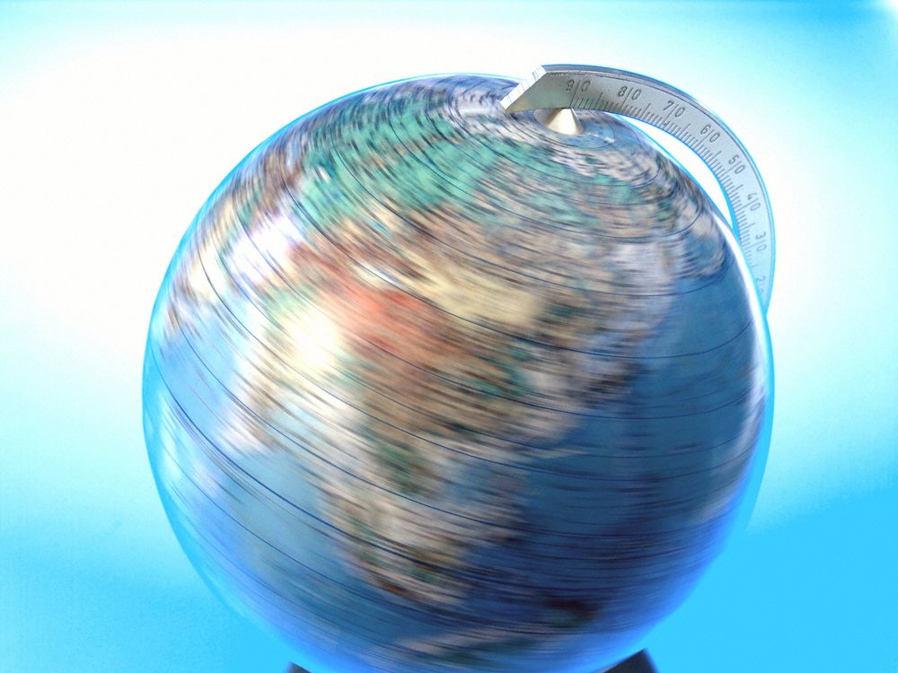 Rotierender Globus / bilderbox.com Bischöfe: Verstärkte Friedensinitiativen statt globalem Aufrüsten