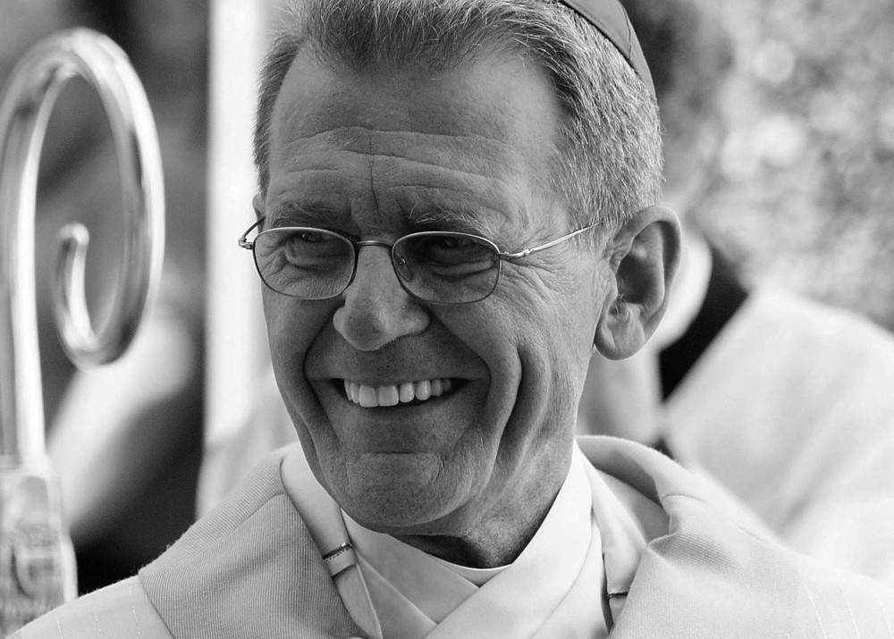 Feldkirch am 3.7.2005. Elmar Fischer wird im Dom zu Feldkirch zum neuen Bischof geweiht.