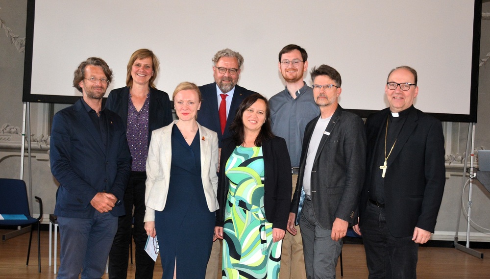 Innsbruck: 'Theologie im Gespräch: Kriege und ihre langen Schatten' / Katholisch-Theologische Fakultät der Universität Innsbruck Experten: Weltkriegsgedenken muss auch Gegenwart in Blick nehmen