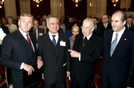 V. li.: Hannes androsch, Bassam Tibi, Kardinal Franz König, Thomas Klestil; Herzl-Symposion, Wien, 13.3.2000 