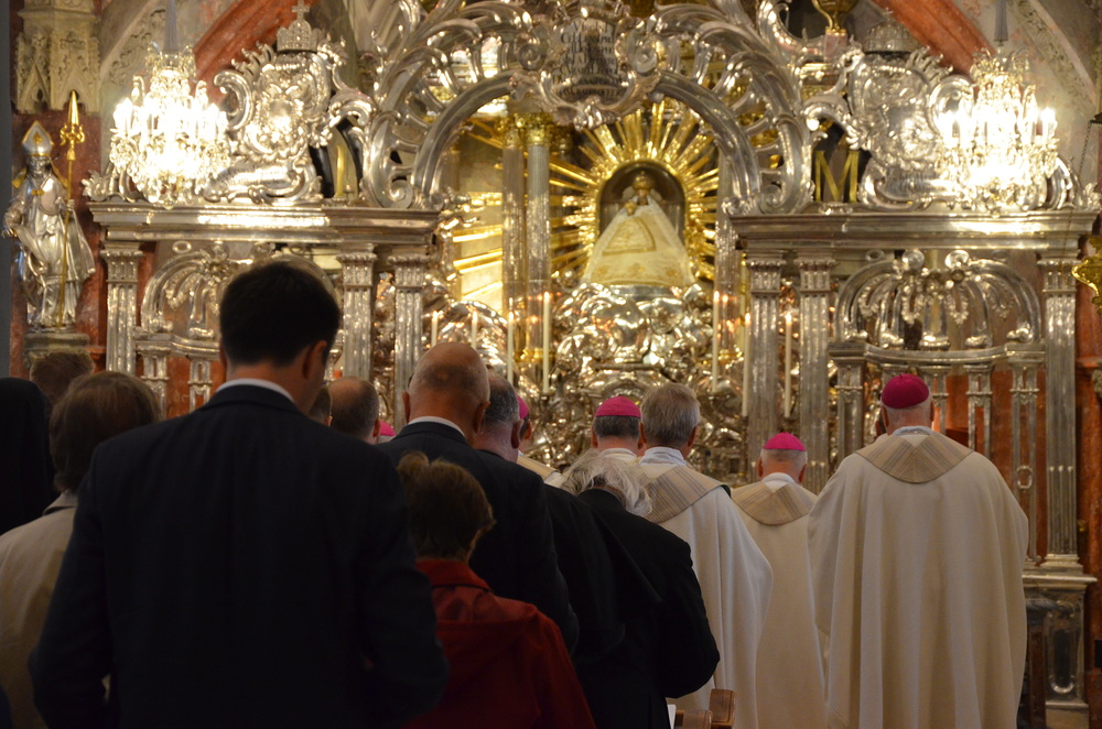 Vorsitzender der Bischofskonferenz, Lackner, feierte Messe mit Teilnehmern der vorsynodalen Beratung der Bischofskonferenz in Mariazell