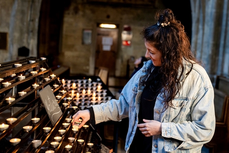 'Be Blessed!': Kerzenaktion und Segen per WhatsApp zur Matura-Prüfung