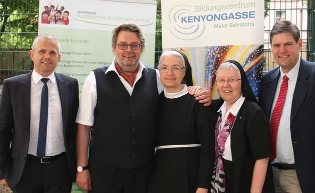 v.l. Martin Peiffer, Rudolf Luftensteiner, Sr. Petronilla Herl, Sr. Karin Kuttner, Florian Bauer / Bildungszentrum Kenyongasse